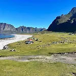 Apartment Lofoten Fjord - Kvalvika & Ryten *